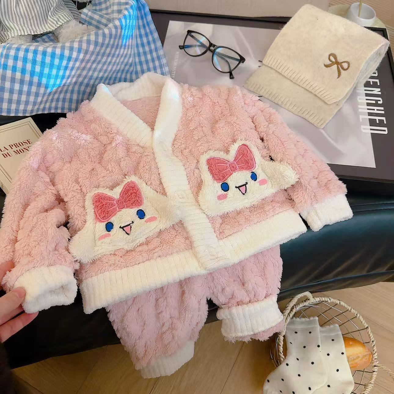 Embroidered flannel-pink bunny