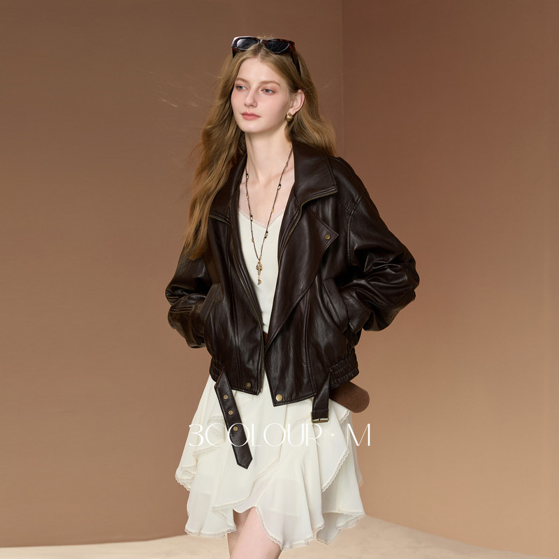 Sancai 2026 early autumn new collection: lapel-style PU leather jacket in a Maillard color palette, featuring a zipper and a motorcycle-style design, women's size M