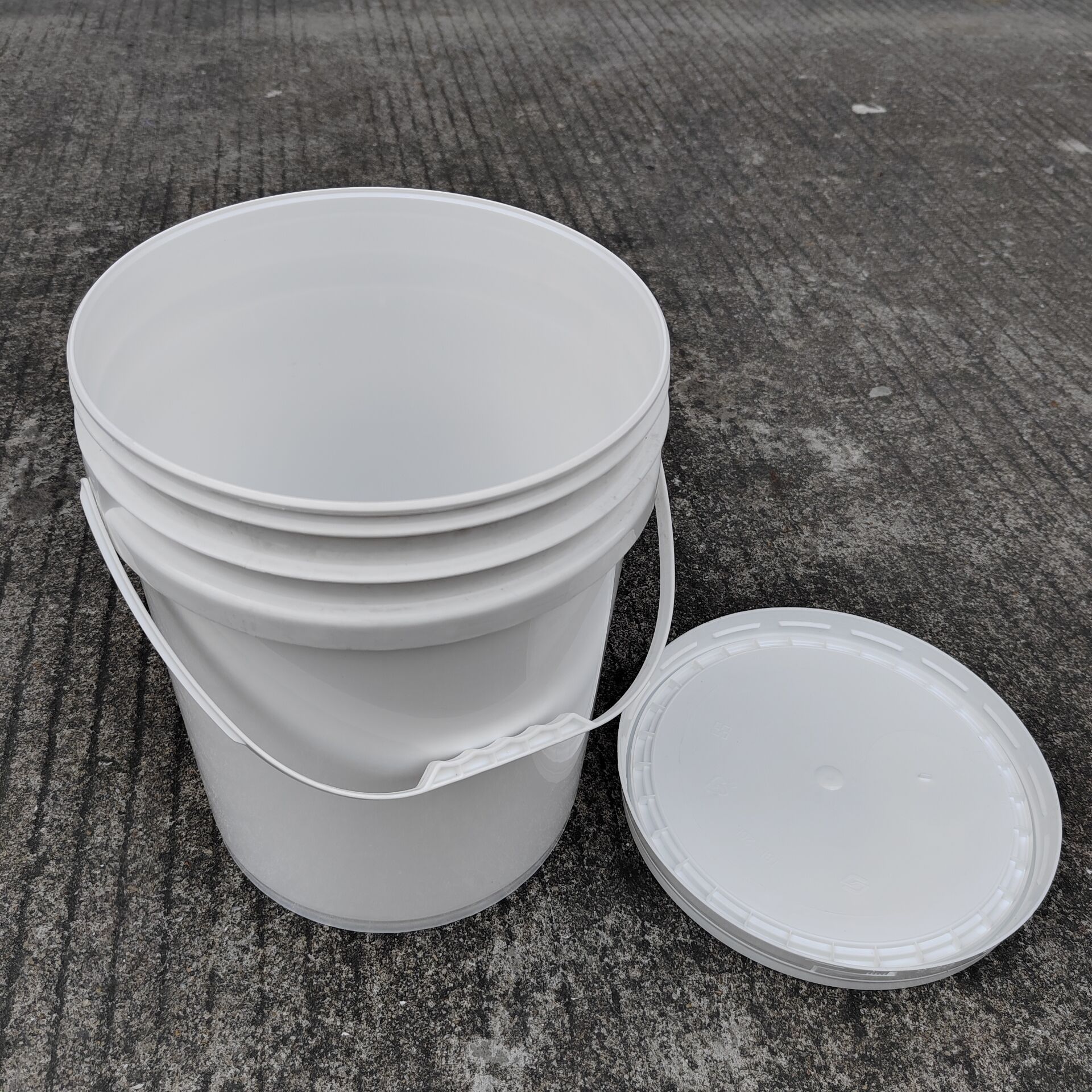 工厂批发 20L密封涂料桶 塑料圆桶   塑料化工桶