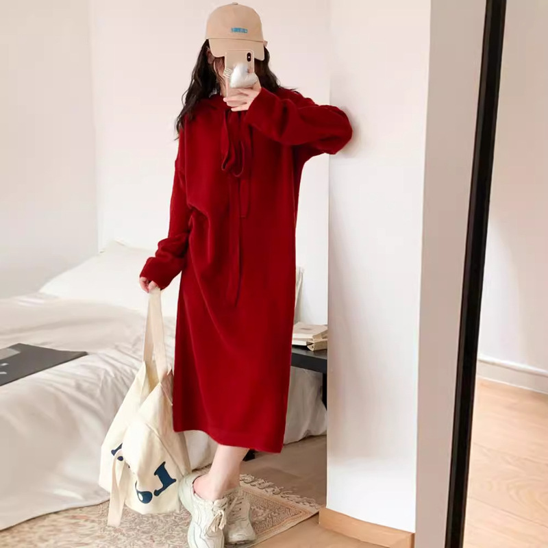 韓国版のゆったりしたワンピースの女性は秋冬に帽子のニットの洋気毛群の底のシャツのセーターのスカートのコートを厚くします。|undefined