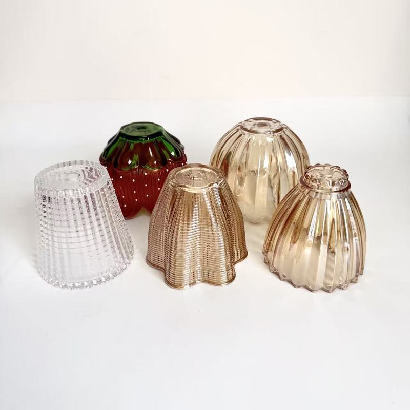 Vintage checkered vertical pattern glass lampshade, strawberry-colored flower bud pumpkin bell-shaped aromatherapy lamp chandelier accessories wholesale