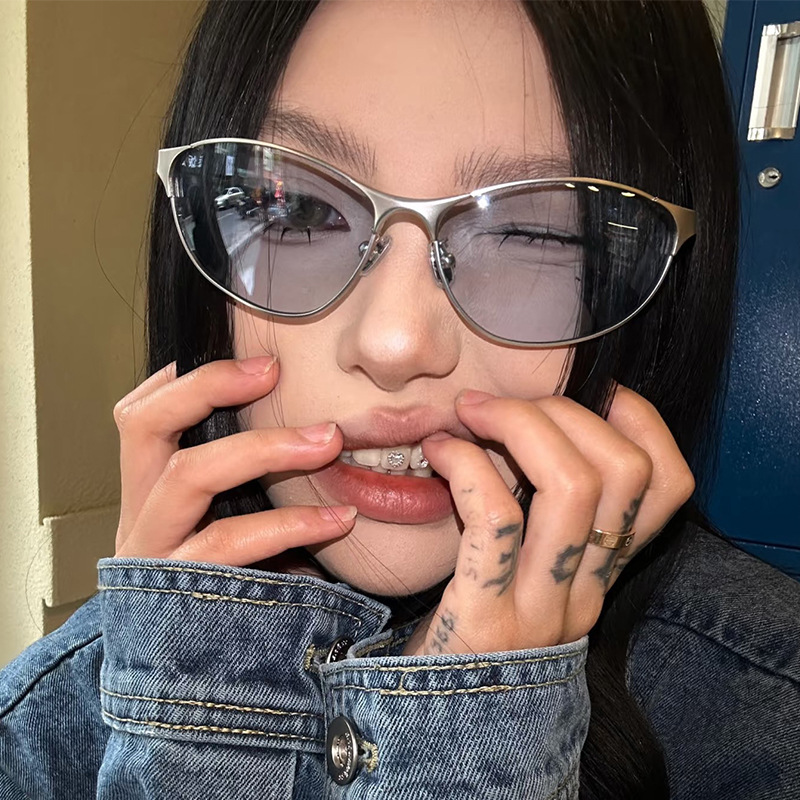 Gafas de sol de metal para mujer estilo retro y2k cat eye_voghion.com