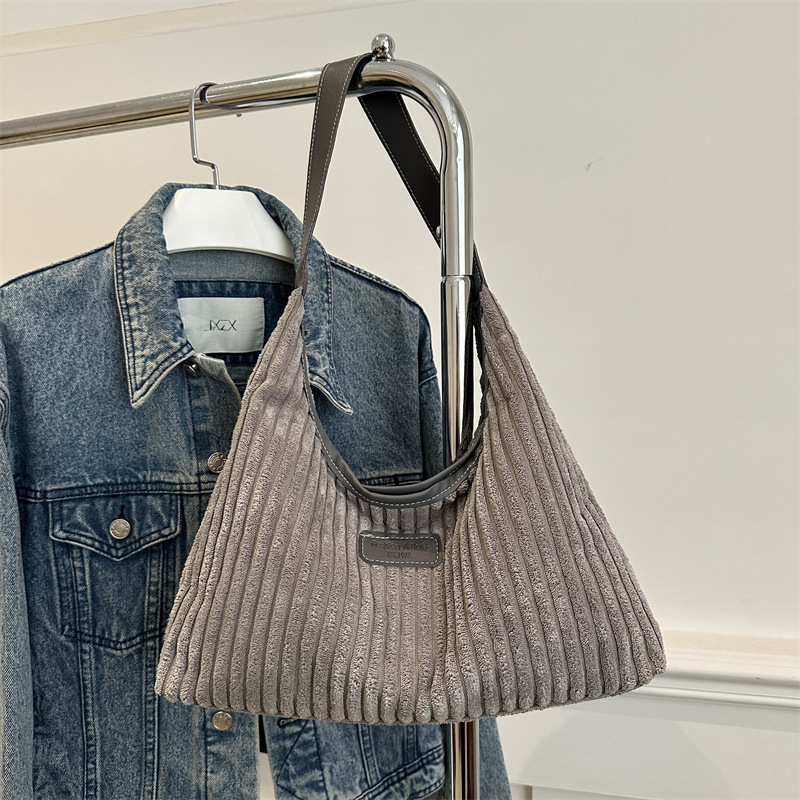 Casual de gran capacidad bolso de terciopelo para mujeres 2024 nuevo otoño invierno versátil bolso de hombro de brazo bolso de mano tote