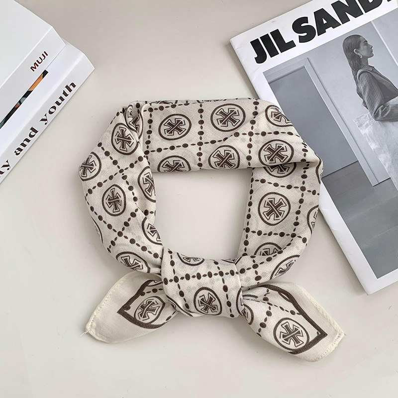 Bufandas de seda cuadrada alta sensación 2025 nueva moda decoración de algodón y lino pequeña bufandas de seda cuello bufandas de cuello