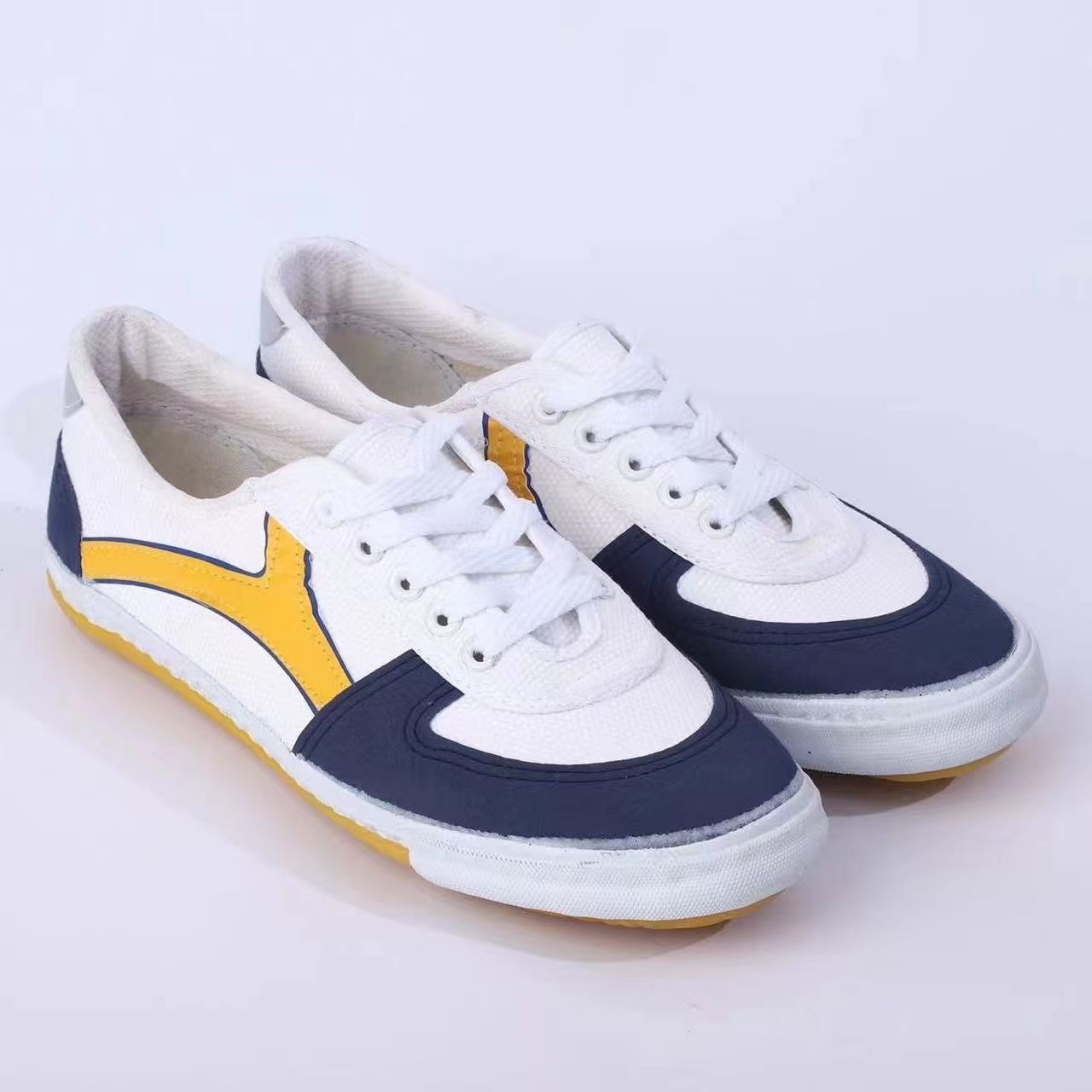 Volleyball shoes, sports shoes, men's and women's running shoes, military training athletic shoes, training shoes, breathable large size shoes, retro canvas shoes