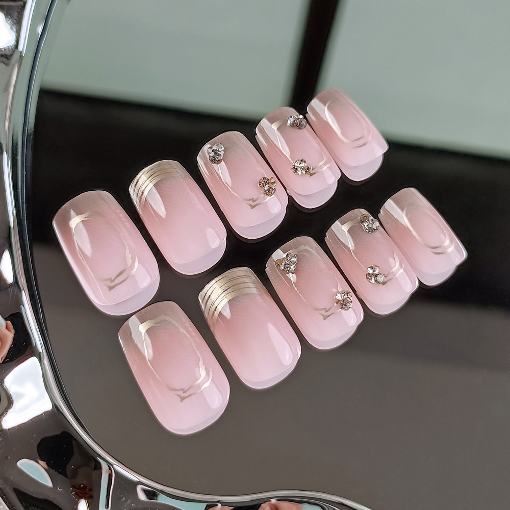 Ventas transfronterizas de polvo desnudo exquisito desgaste de uñas adornos de oro parches de uñas de diamantes dulces y suaves atmósferas de manicura de moda image 4
