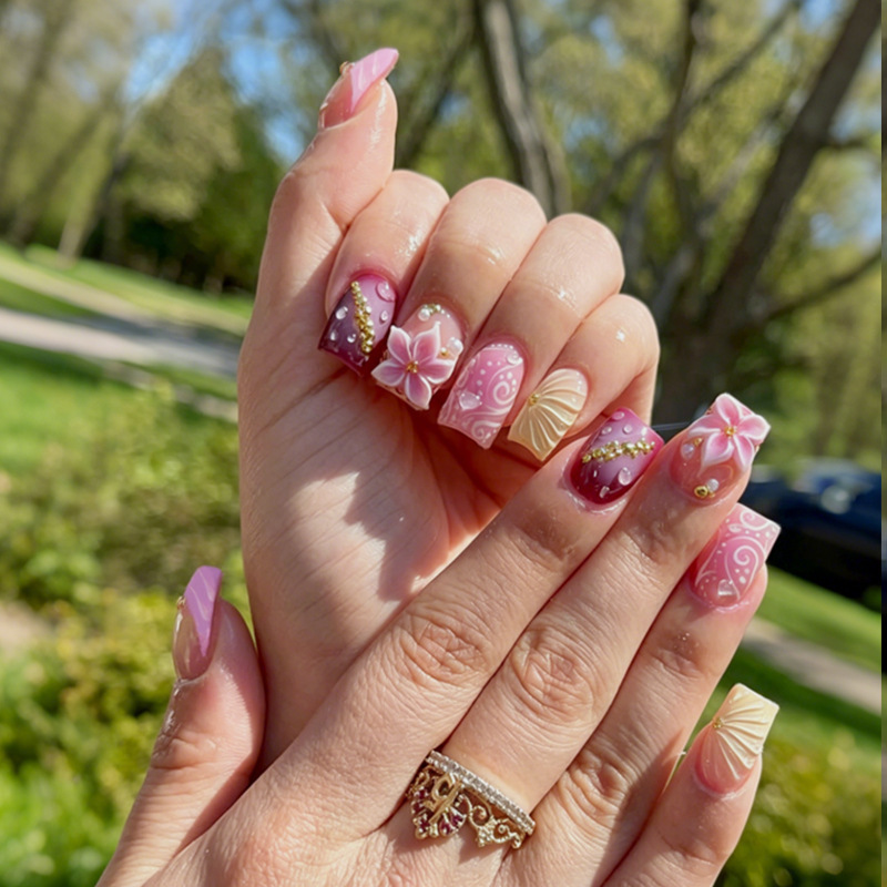 Romantic Short Square Three-Dimensional French-Style White Flower Heart Line Design Wearable Nail Art Nail Pieces Removable Nail