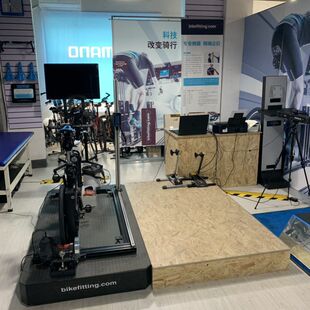 515 BIKE FITTINGһ�����A���o�B�y����̤�����ӑB��׽