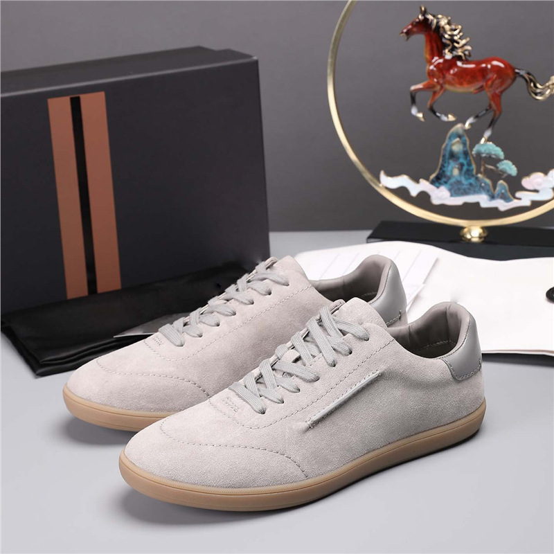 Nuevos zapatos de cuero transpirables de hombre europeos, zapatos cómodos de cuero esmerilado, zapatos de entrenamiento alemanes de todos los días, zapatos casuales, zapatos retrógrados, moda.