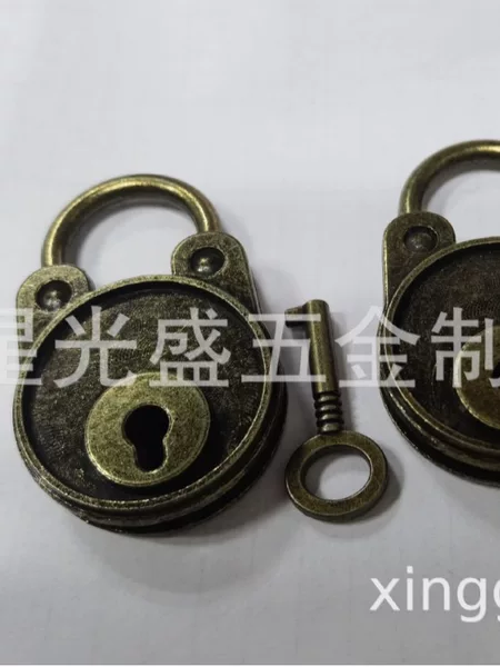 Factory Direct Sale of Large Bear-Shaped Zinc Alloy Antique Bronze Padlocks, Manufacturer of Small Bear-Style Antique Wooden Box Accessories, Label Included, Self-Pickup