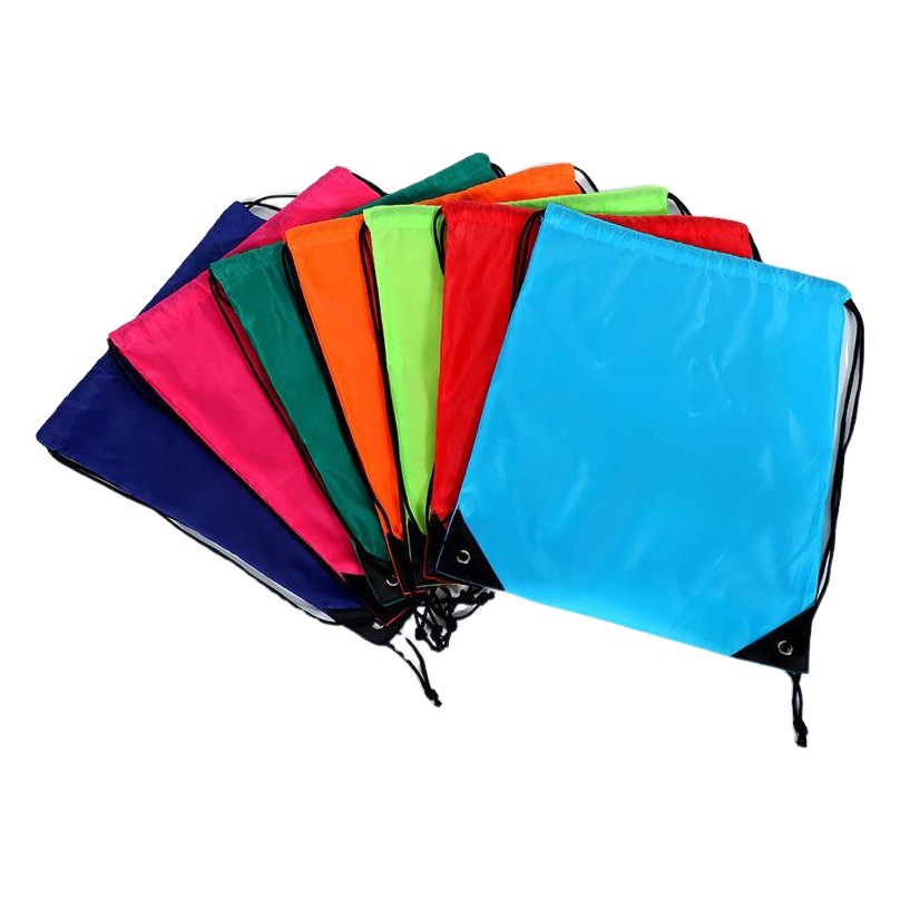 Bolsa de cordón al por mayor en stock impresión en color bolsa de almacenamiento de publicidad Mochila De estudiante cordón de poliéster bolsa de cordón logotipo personalizado