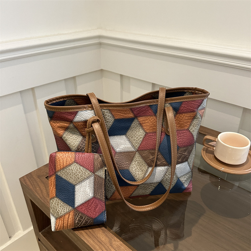 Bolsa de gran capacidad, simple bolso de hombro bajo la axila para mujeres 2024, nuevo nicho de diseño, hermoso bolso de viaje de aire exterior