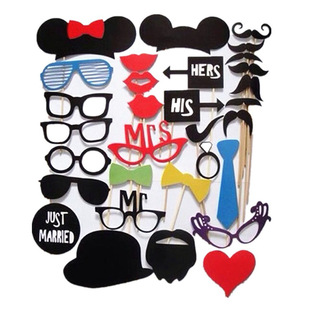 Cross-border supply 31-piece red lips photo props paper beard European and American birthday party welcome wedding paper glasses