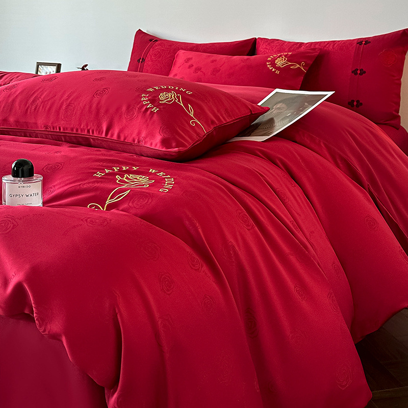 Juego de cuatro piezas de boda de alta gama, funda de edredón de algodón lavado rojo grande, sábana, sábana, ropa de cama para bodas