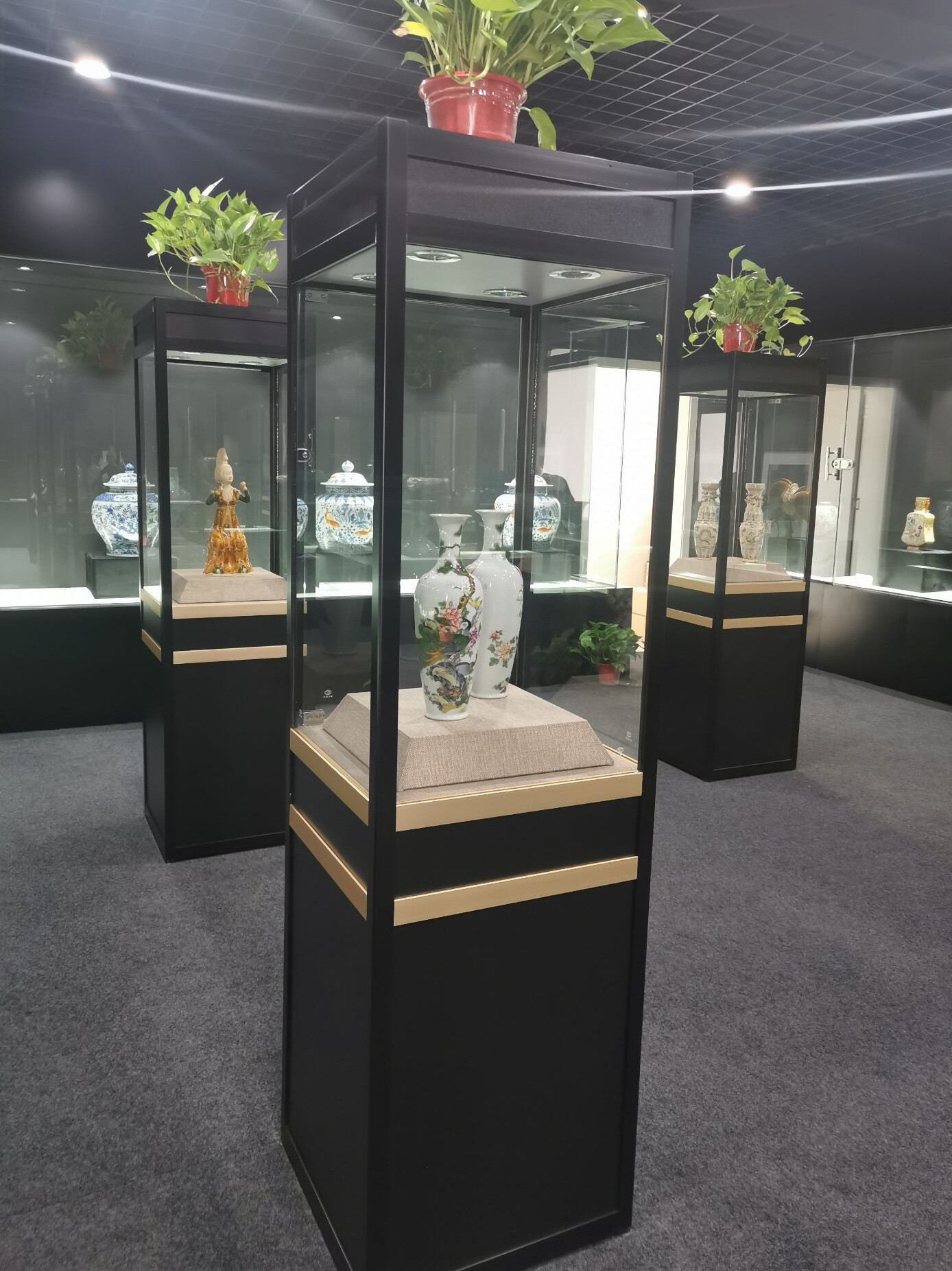 博物馆柜体框架铝型材快装结构陈列柜展示柜模块化快速组装材料厂