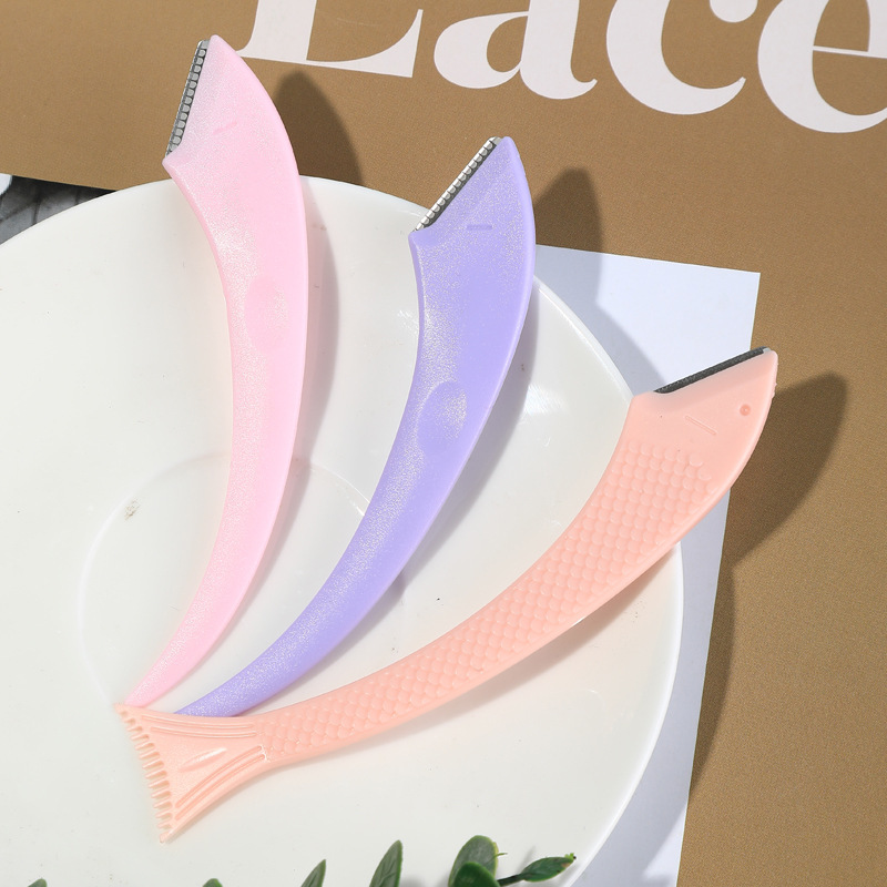 Curved moon eyebrow trimmer eyebrow scraper blade makeup eyebrow brush set for students beginner protective eyebrow shaving eyebrow trimmer for ladies