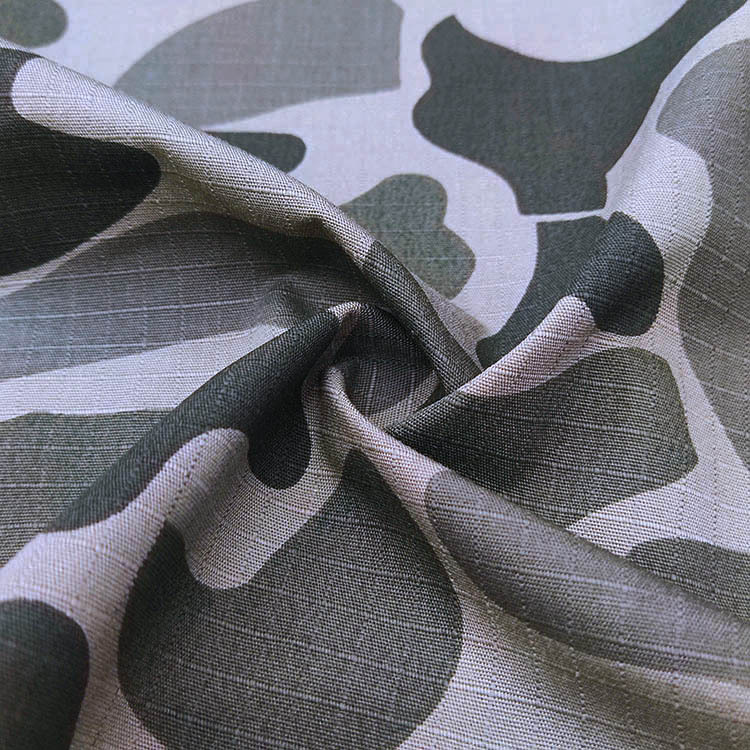 TC 65 / 35 mezcla de tela de camuflaje de impresión de chaqueta activa resistente al desgarro