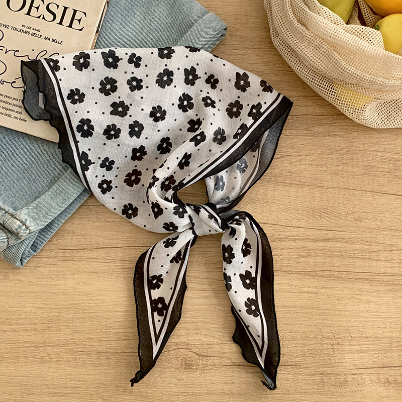 Bufanda de seda nuevo estilo protector para el cuello bufanda para el cuello pequeño y fresco pañuelo floral a cuadros cinturón para el cabello para atar el cabello bufanda triangular multiusos para atar la cintura