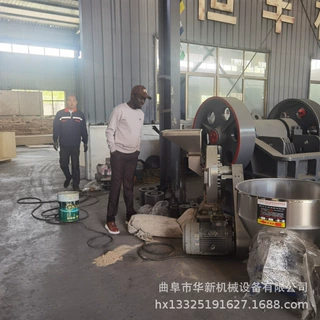 中药材打粉机超细研磨机三七大麦青稞磨粉机不锈钢齿盘粉碎机