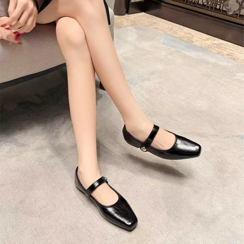 2026 primavera y otoño nuevos zapatos franceses de una sola mujer aumentan la altura interior retrógrada de cabeza cuadrada superficial Marizhen zapatos de cuero de viaje casual