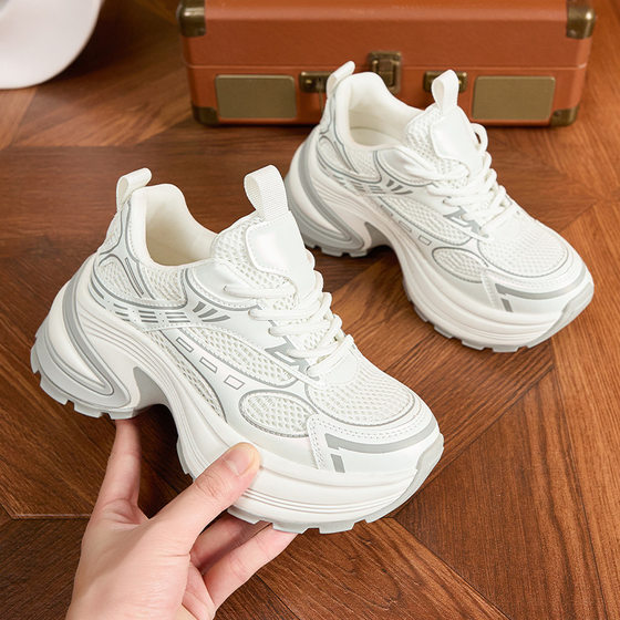 2025 Spring New Torre Shoes Ins Super Fire Thick Bottom Casual Shoes Small Height Height Slimming sneaker Women's Fashion