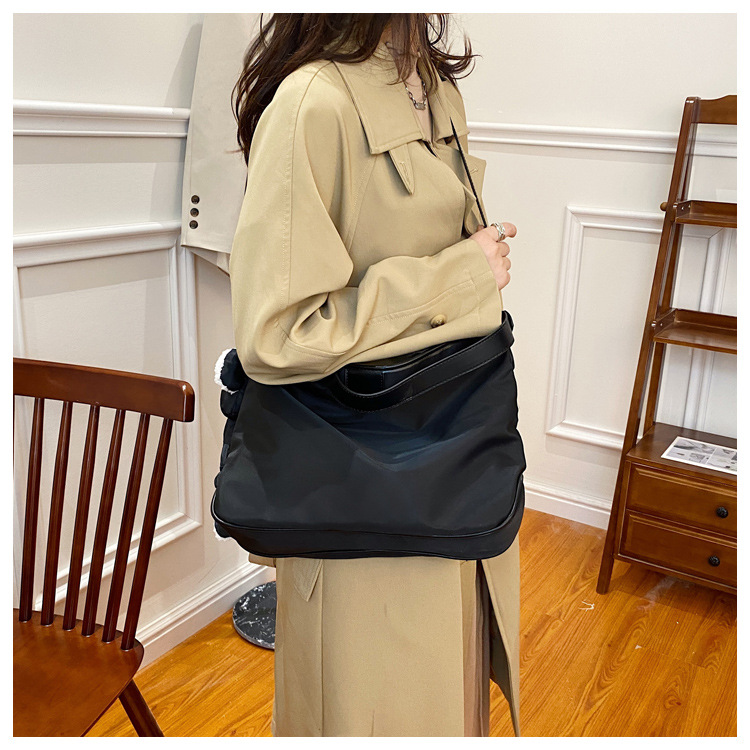 Simple Solid Color Large Capacity One-shoulder Messenger Tote Bag Wholesale Nihaojewelry display picture 9