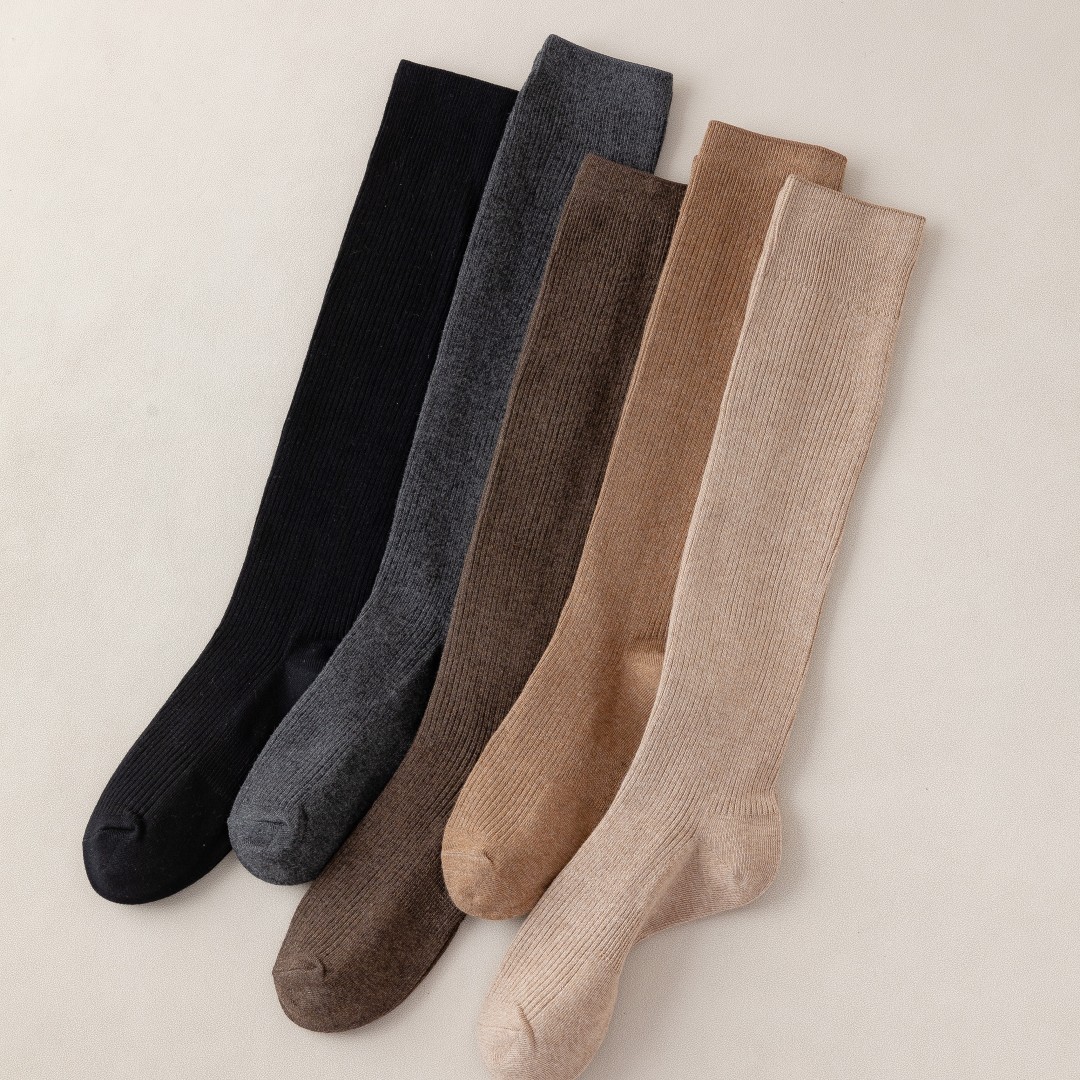 Otoño e invierno calcetines de becerro de doble aguja micro presión adelgazante calcetines de rayas verticales calcetines de algodón de mujer medias de pila en stock al por mayor