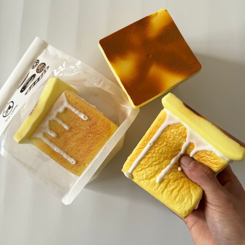 Squishyシミュレーションpuスローバックつまみ食べ物つまみ減圧玩具メーカー現物トーストプリン|undefined