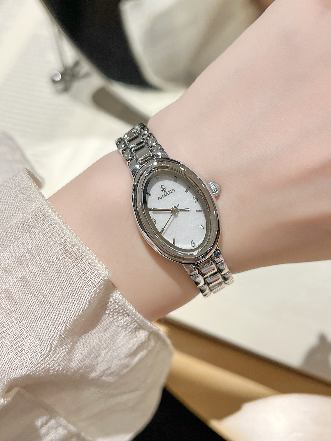 AIMANA New Pigeon Egg Dial Women's Watch Premium Elegant Luxury Temperament Wristwatch Exquisite Baguette Watch Wholesale