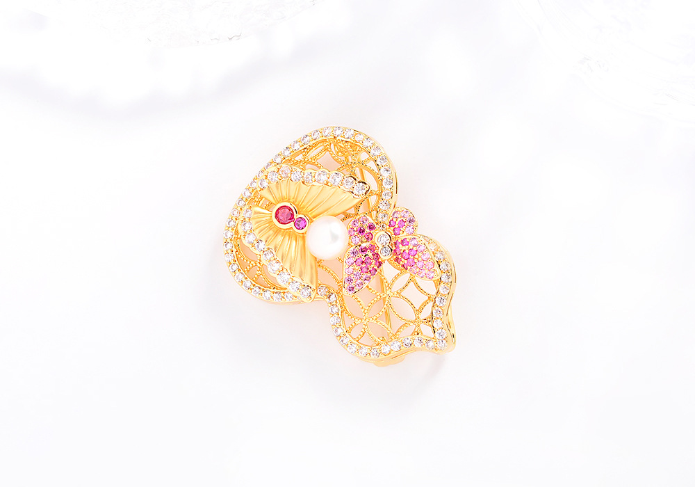 Traditional Chinese-style gourd and butterfly brooch, featuring openwork enamel and freshwater pearls, suitable as a pin or accessory for suits and coats