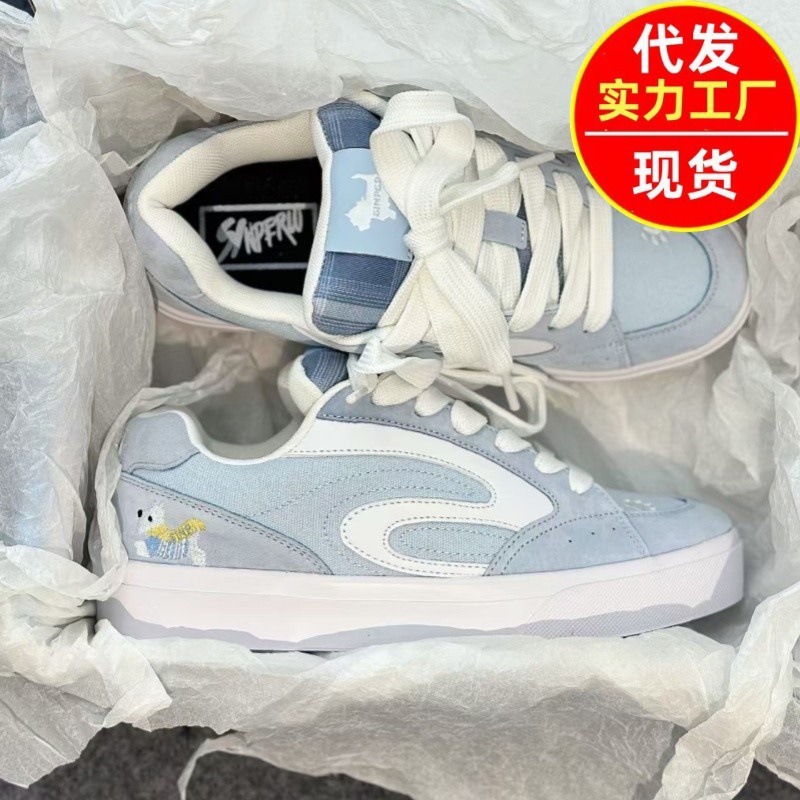 Fresco fondo grueso pequeño blanco de invierno de 2025 nuevo estilo de estilo de escuela para estudiantes de nicho universal zapatillas deportivas para estudiantes
