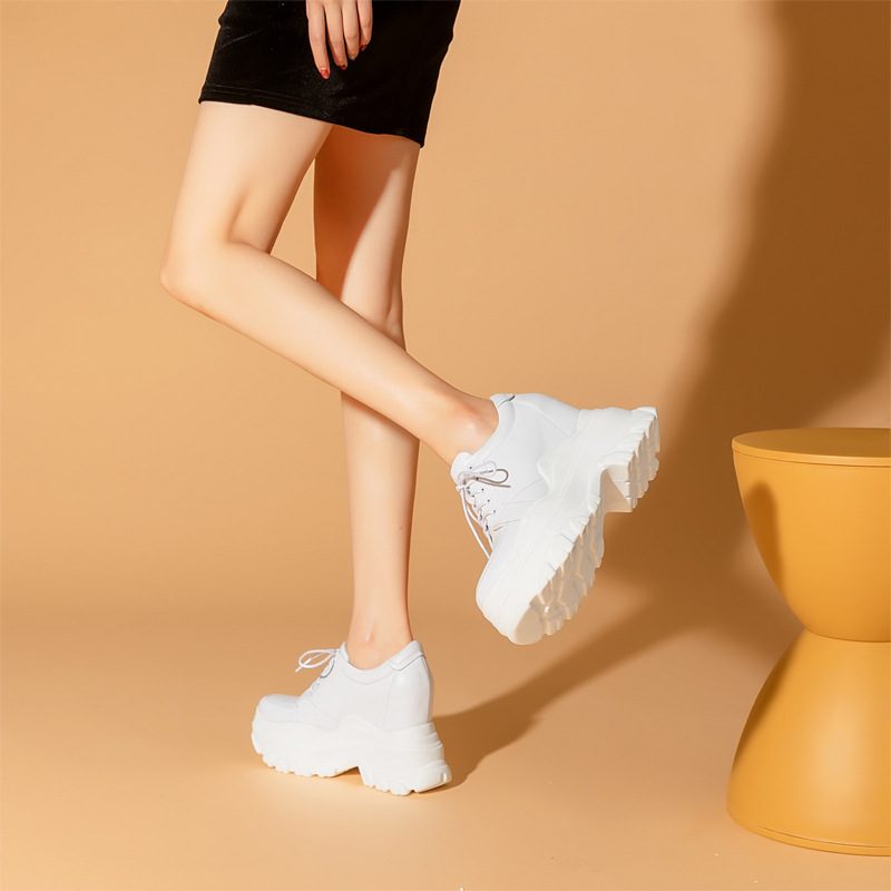 Giày sneaker platform nữ mũi tròn đế bánh xốp cao 12 cm — Màu đen