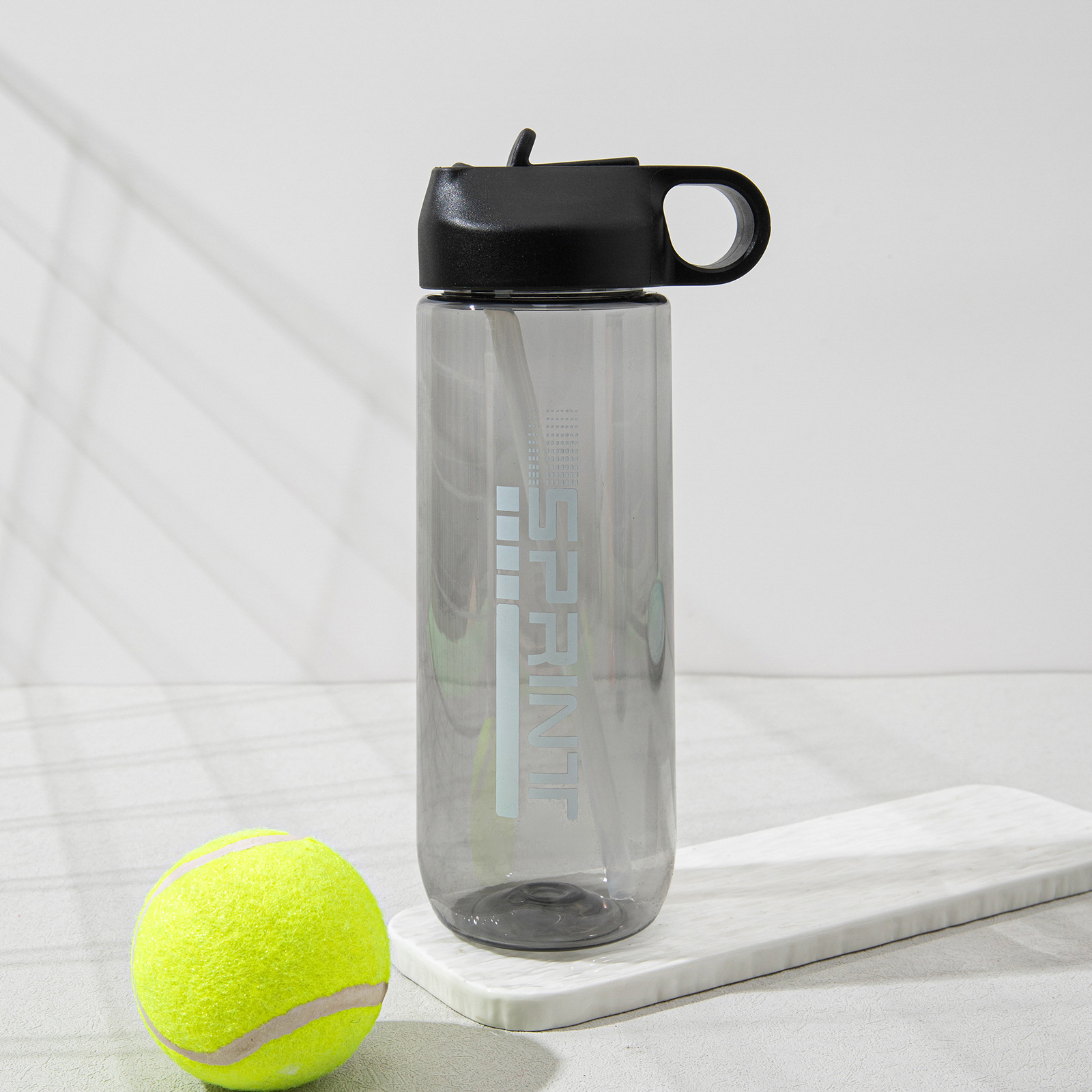 Verano nuevo estilo de plástico para deportes al aire libre taza de espacio portátil portátil de alto valor para niños y niñas botella de agua de gran capacidad