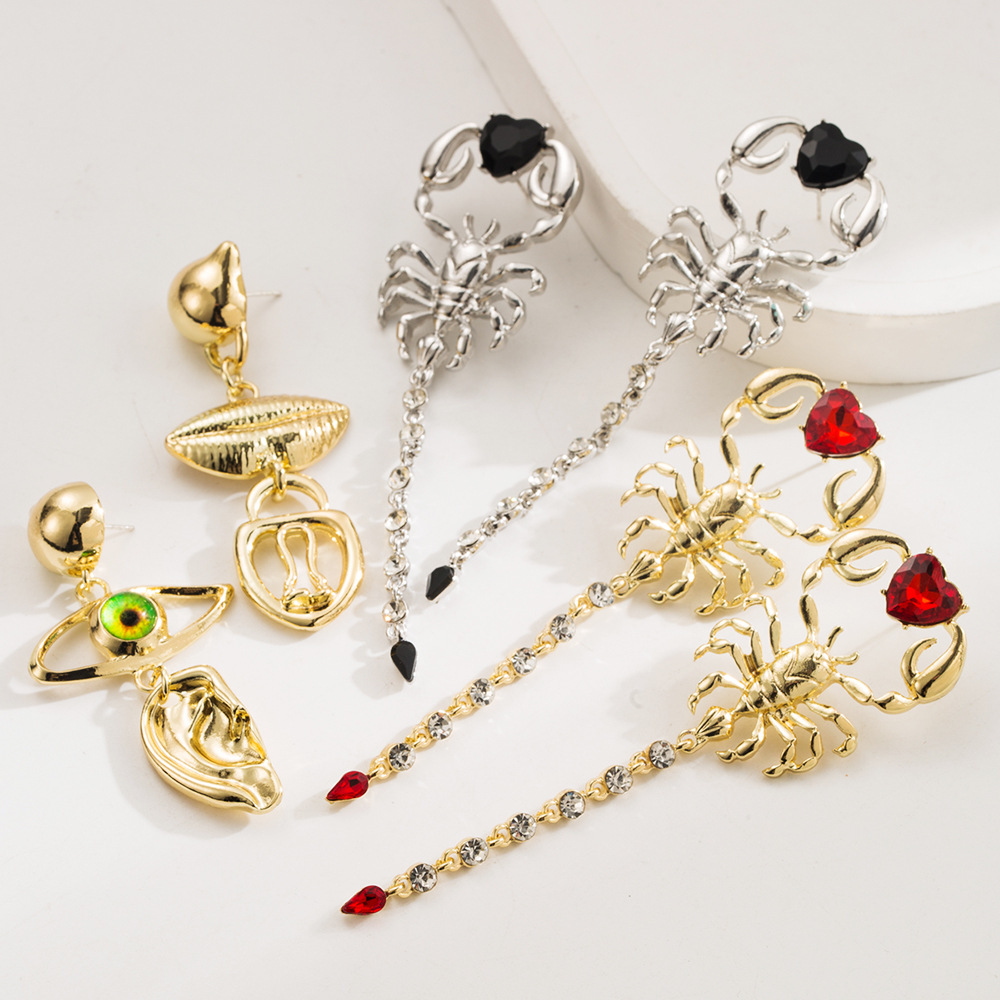 Personality Exaggerated Asymmetrical Earrings Women's Diamond Scorpion Long Pendant Earrings Spice Girls Punk Silver Pin Earrings