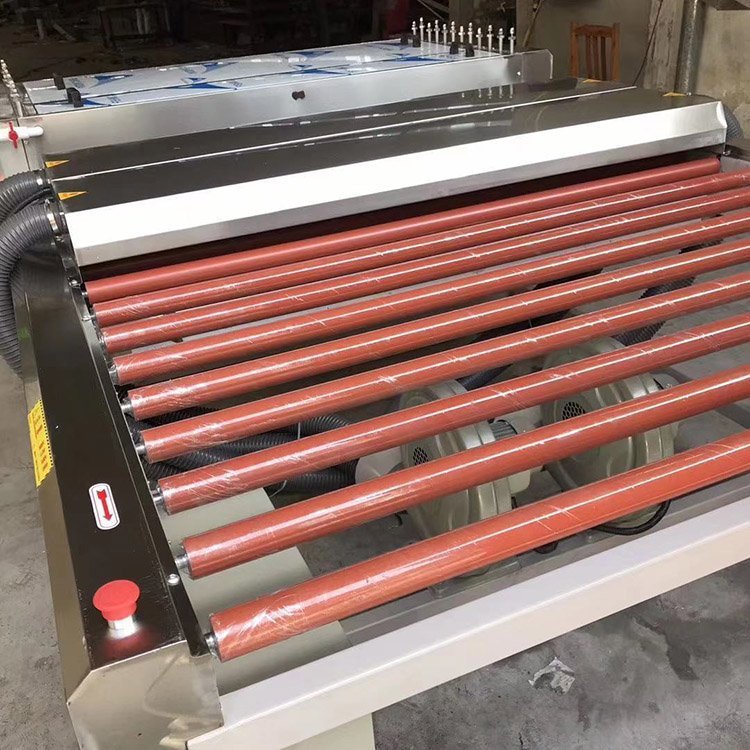 La máquina de limpieza de vidrio es adecuada para la limpieza de vidrio y la máquina de limpieza y secado de vidrio después de la molienda.
