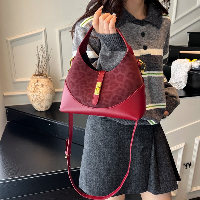 高级感撞色小众设计包包女2025新款水饺包百搭通勤手提时尚饺子包|undefined