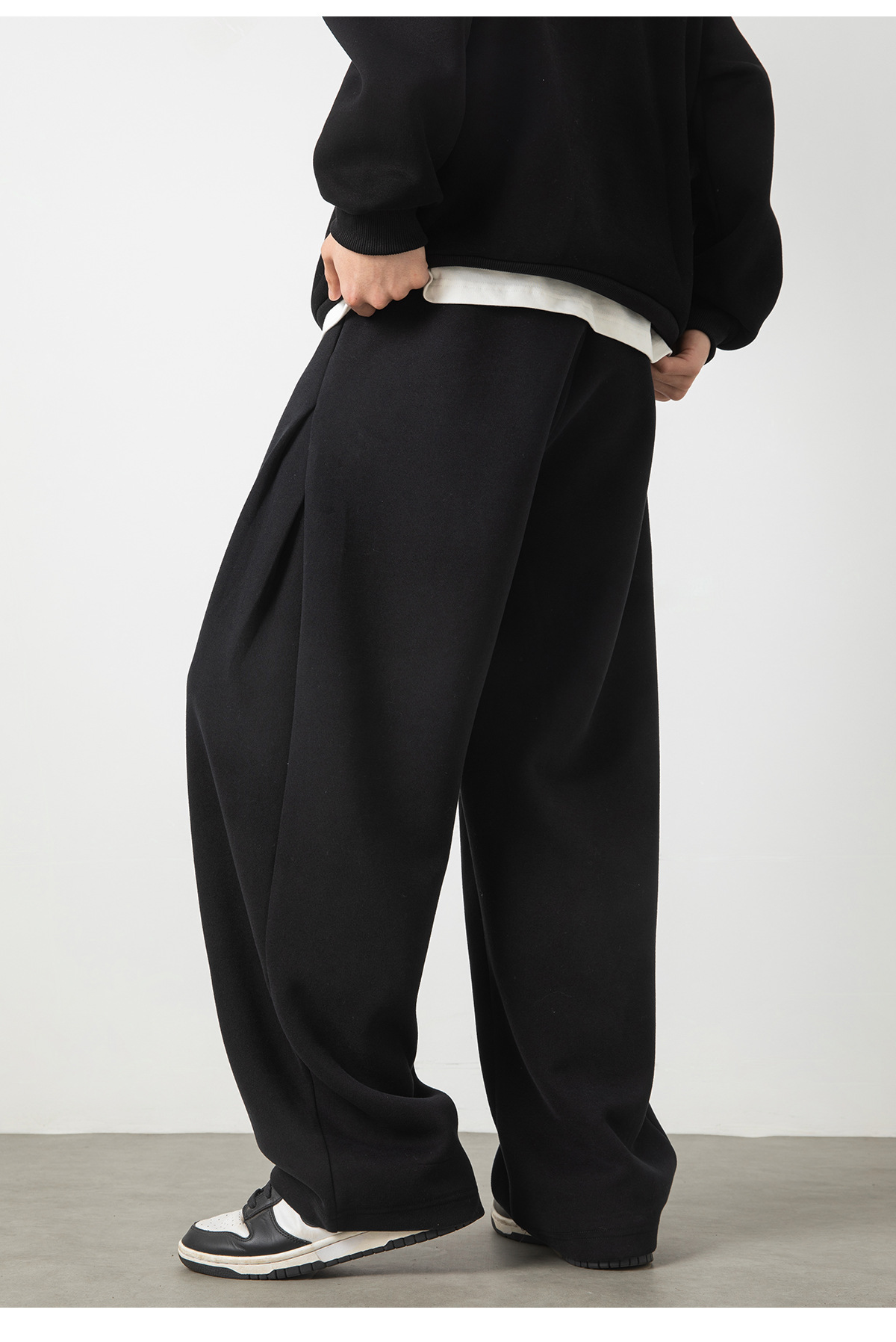 Monochrome Man- Side Double Pleated Sweatpants Men Spring New Trendy Brand Retro Scimitar Casual Sports Loose Texture Long Pants_viptrois.com