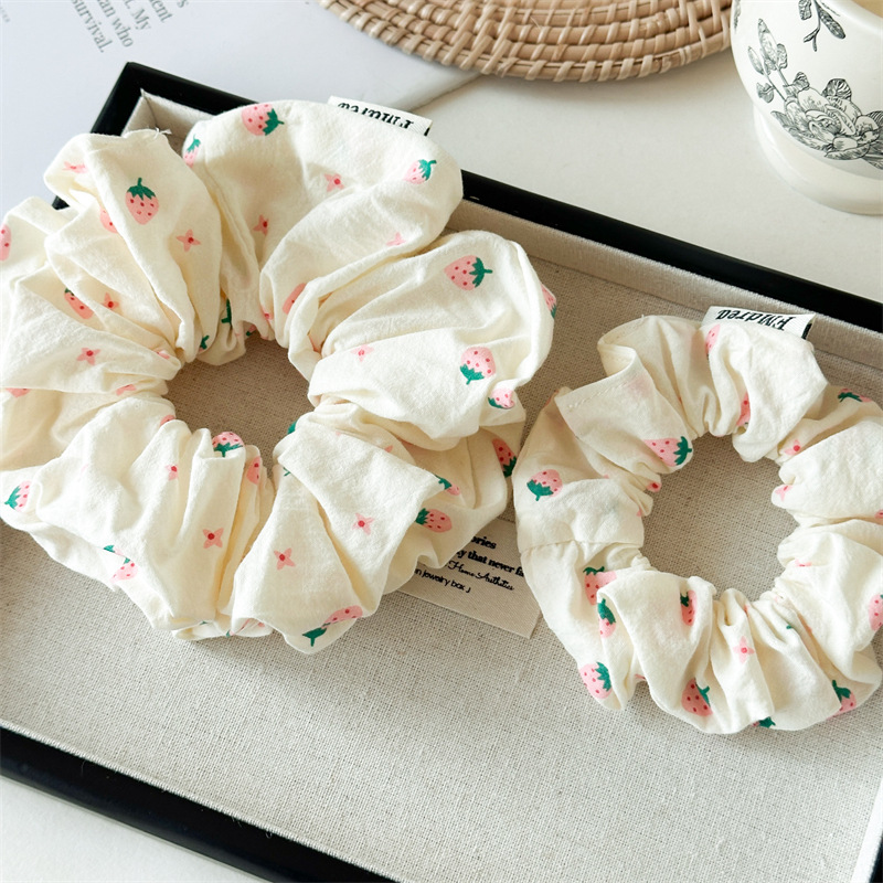 7g Weight Ponytail hair ring Hair Accessories Type 1 Piece Quantity Casual, Holiday Occasion Cloth Material Strawberry Pattern All Seasons Season Women's Gender Elegant, Sweet Style Elegant Sweet Women's Strawberry Cloth Ponytail Hair Ring 1