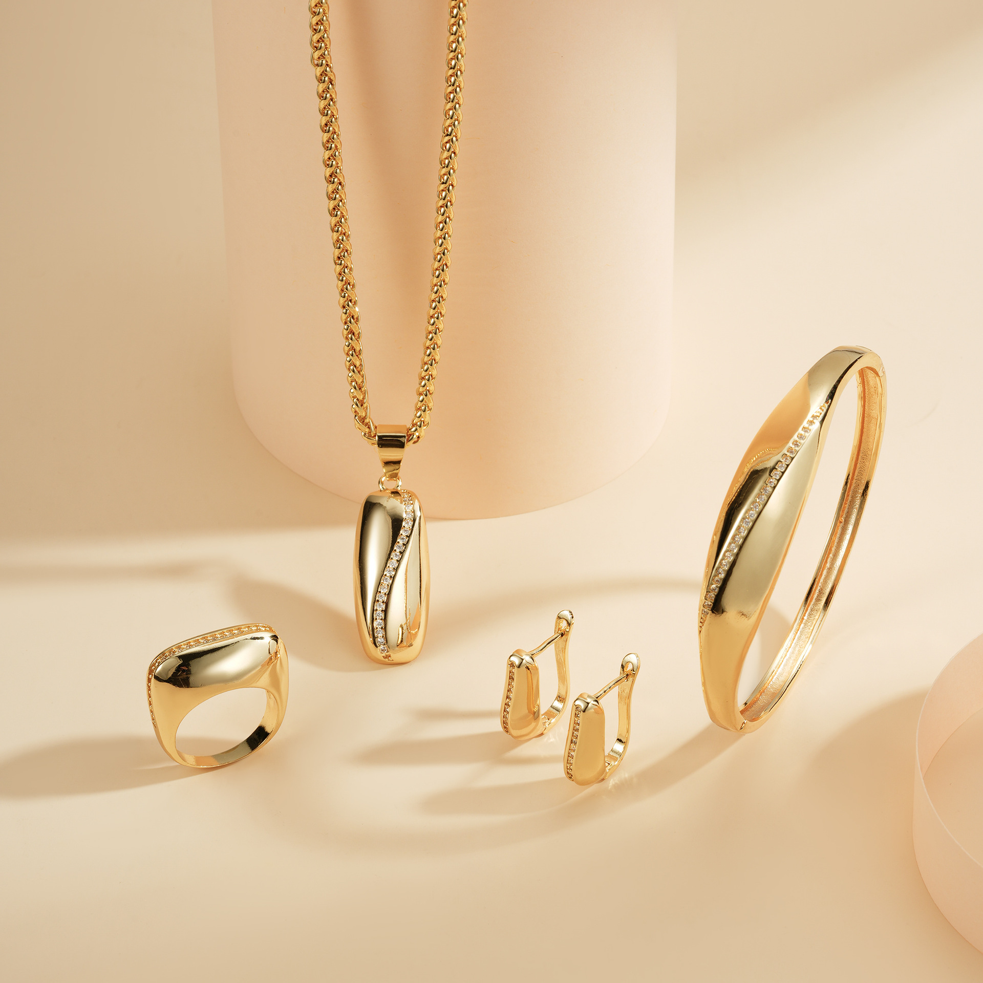 Juegos de joyas transfronterizas de alto nivel de pulido de oro 14 quilates colgante collar anillo pendientes brazalete joyas