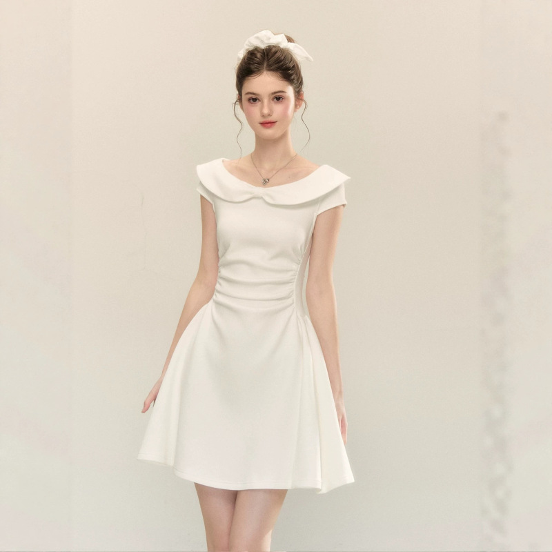 Qdqd French-Style Doll Collar Air-Layer Dress with Pleated Waist Design and a Luxurious Feel, Knitted Puffy Skirt