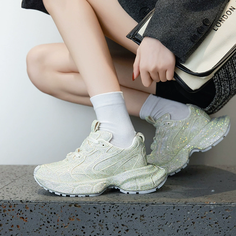 Звездные стразы на толстой подошве жареные уличные громоздкие туфли для женщин 2024 Весна Новая модная повседневная обувь в западном стиле