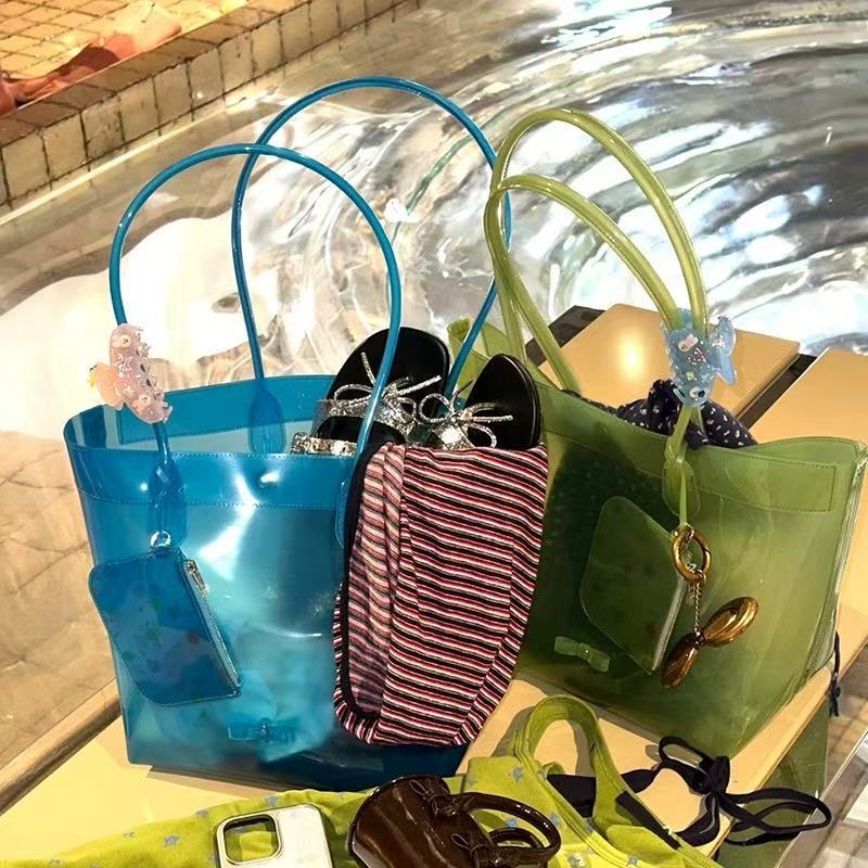 2026 Summer New Pvc Jelly Color Simple Versatile Shoulder Bag Fashionable Transparent Handbag Underarm Women's Bag Trendy