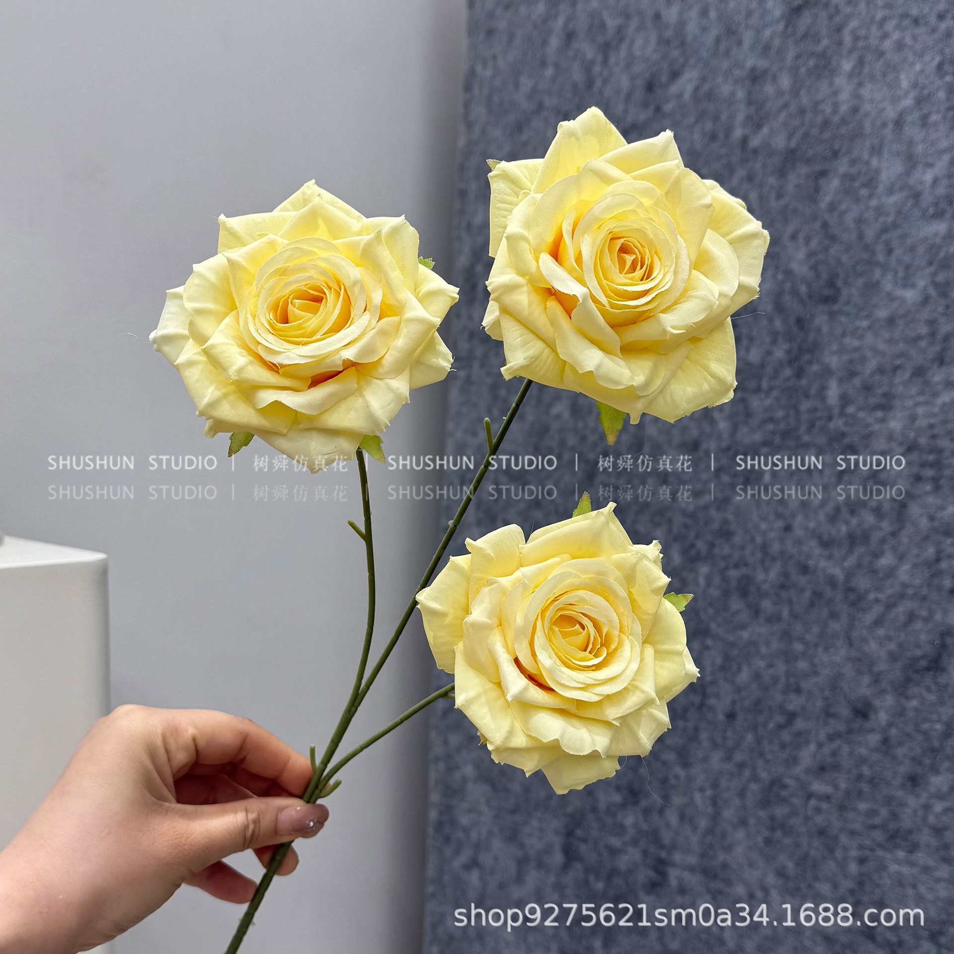 말린 장미 3송이