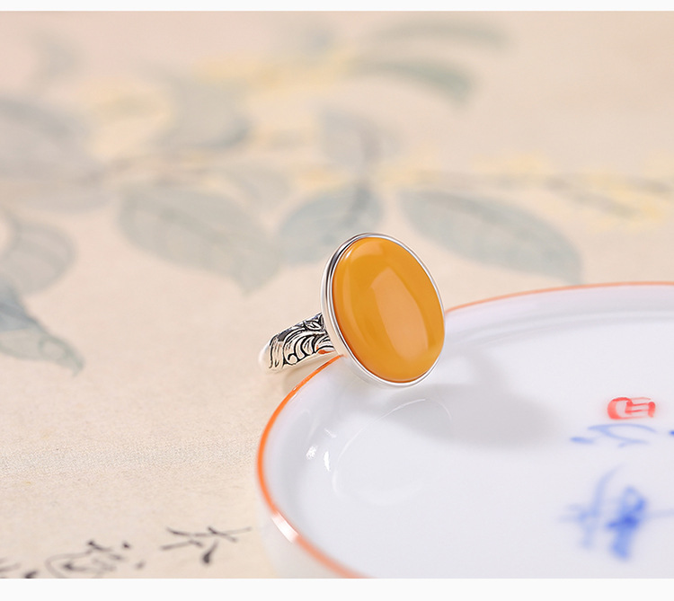 Nhẫn bạc S925 đính ngọc bích và hổ phách hình hoa sen phong cách tân cổ điển — Màu hổ phách chi tiết 4