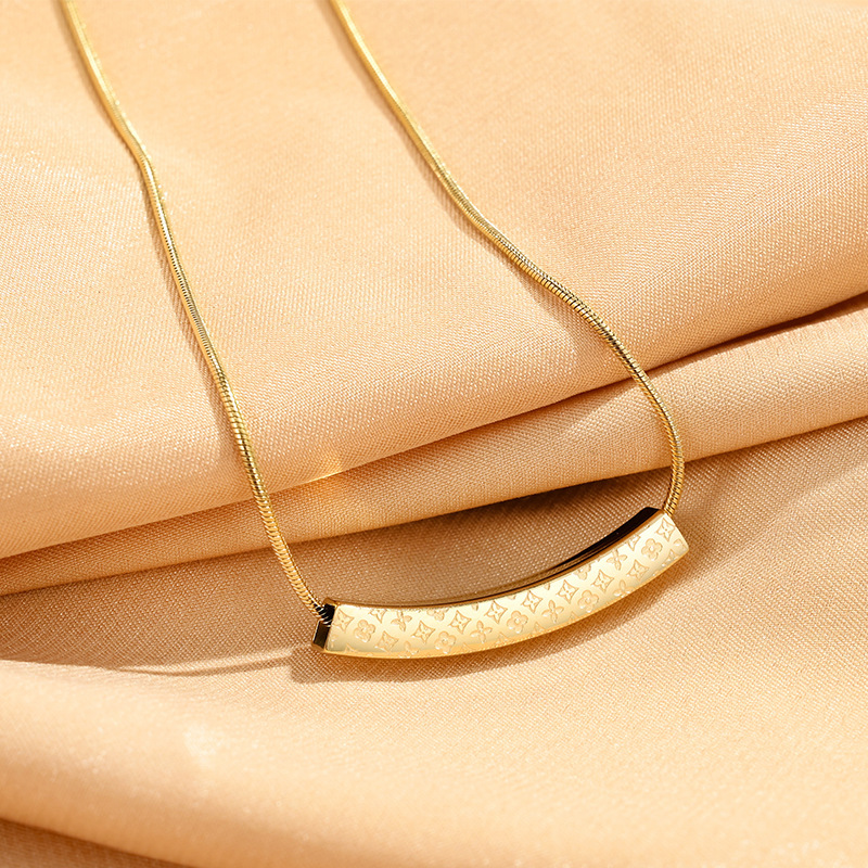 同款经典小众设计四叶草图案微笑造型不掉色钛钢项链配饰品锁骨链