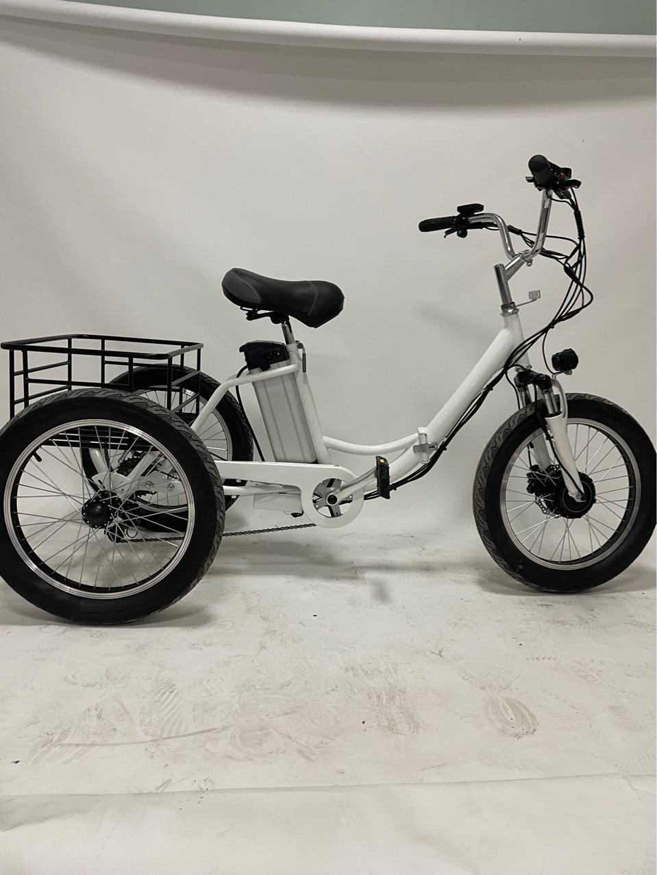 外贸出口助力三轮车跨境批发三轮车厂家批发助理老年休闲三轮车