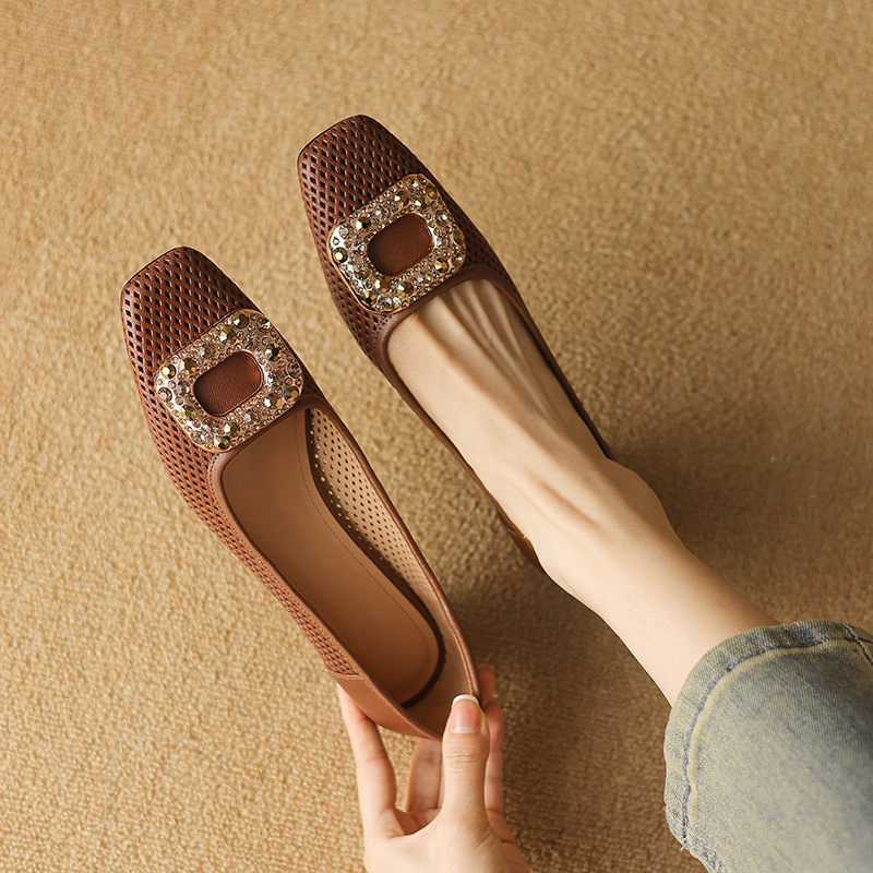 Giày cao gót nữ gót vuông ổn định, mũi nhọn hở mũi, đính đá rhinestone, da cừu mềm, gót 3 cm — Màu nâu