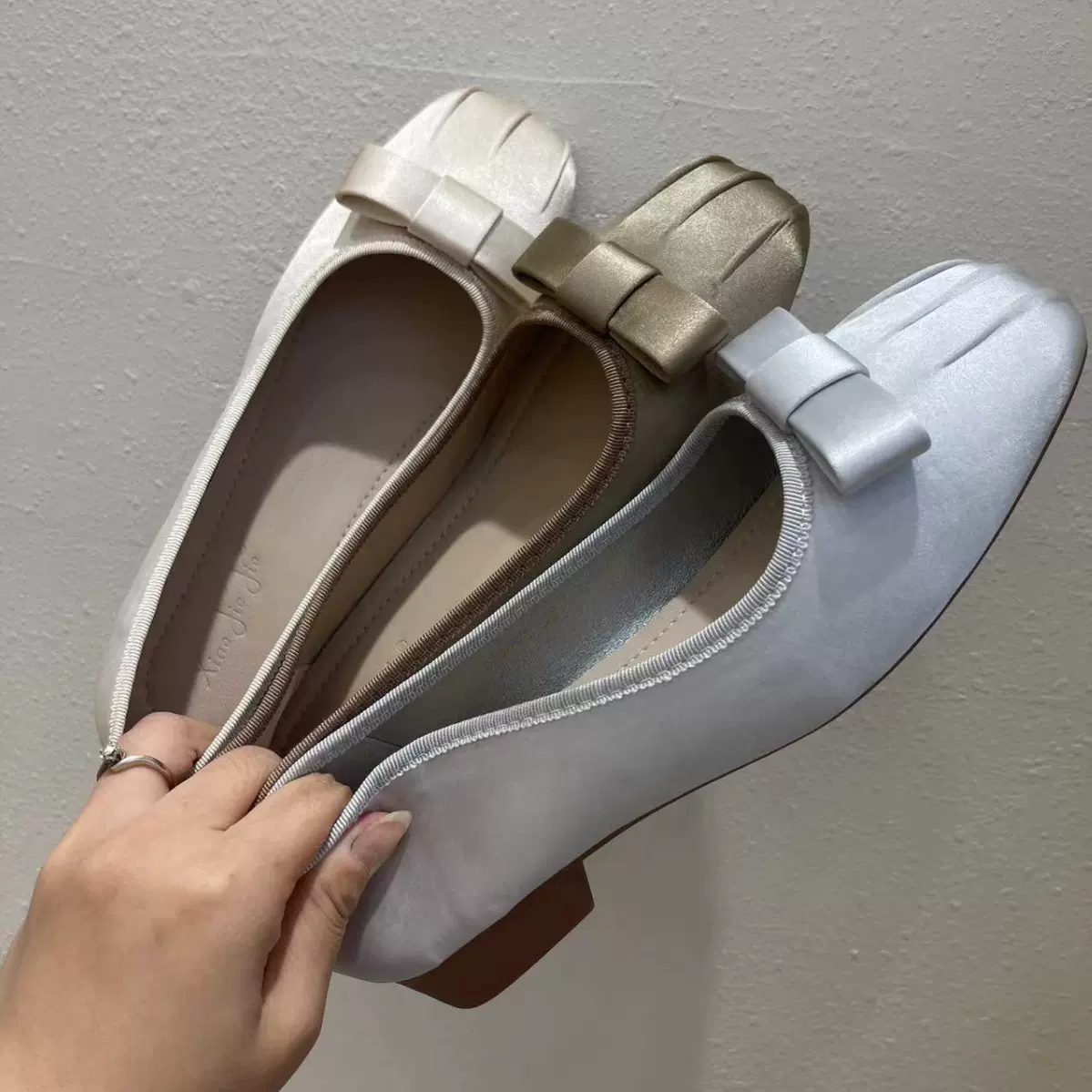 浅口单鞋2025新款奶奶秋季一脚蹬女鞋子平底豆豆鞋配裙子法式平跟