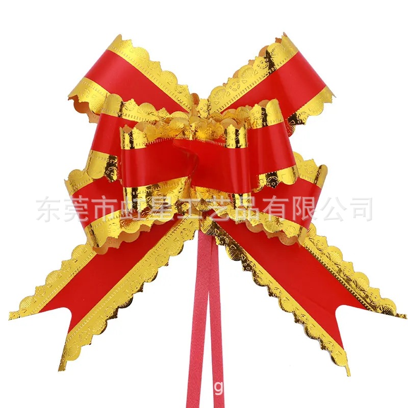金花边手拉花呈现波浪边双色蝴蝶花造型用于婚车拉花派对及婚礼