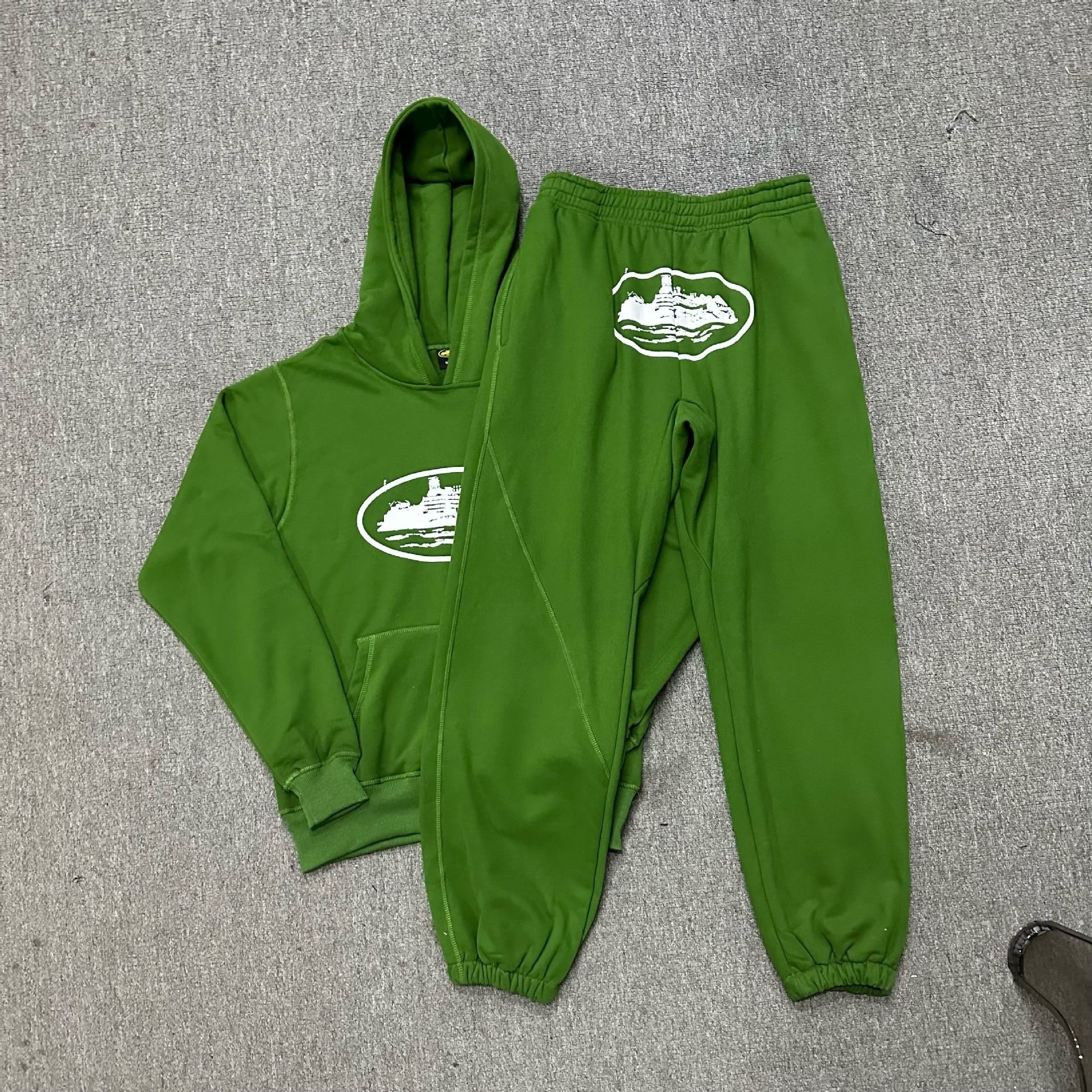 555 dark green suit 810